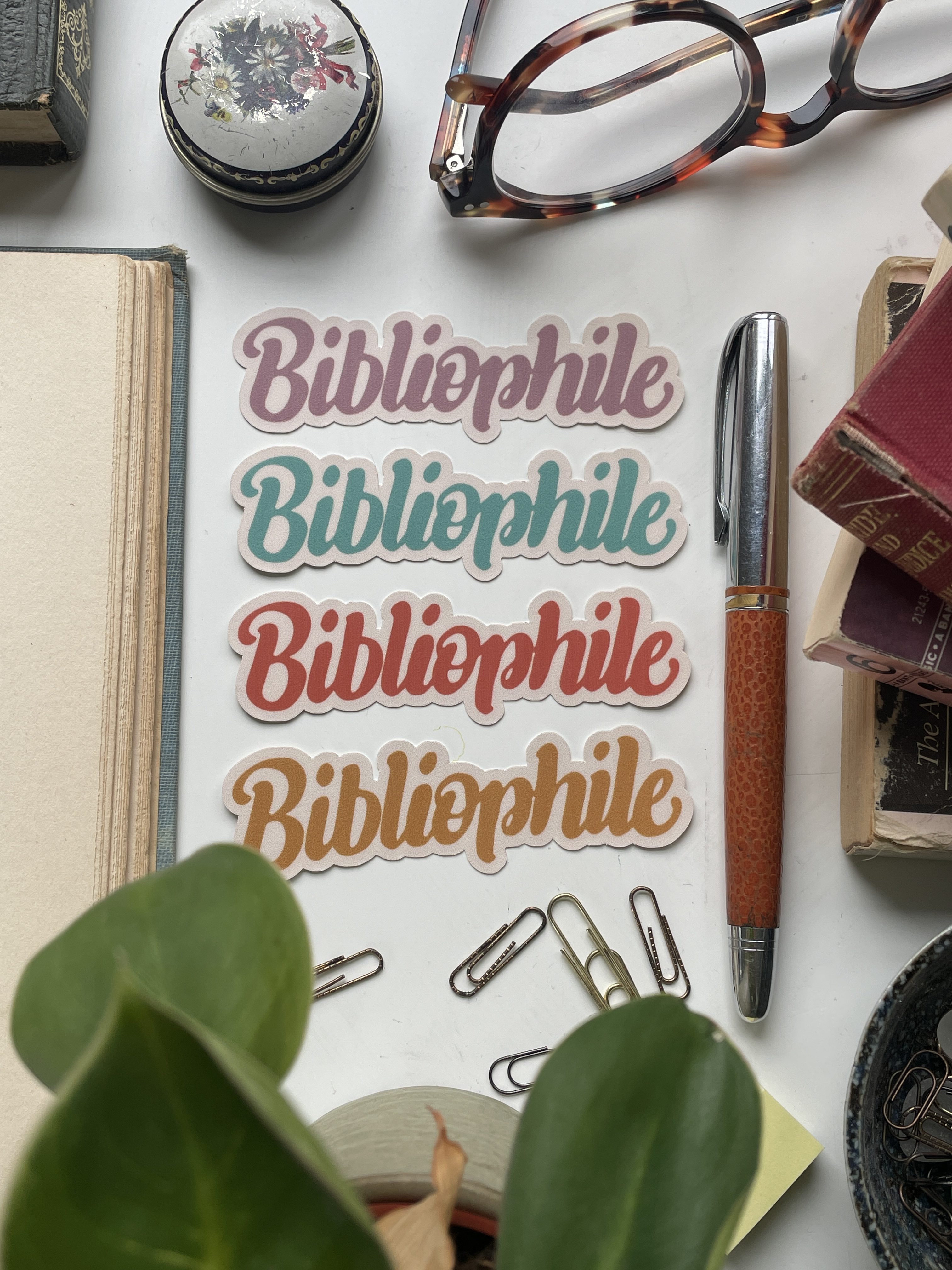 Bibliophile - vinyl sticker - Image 1